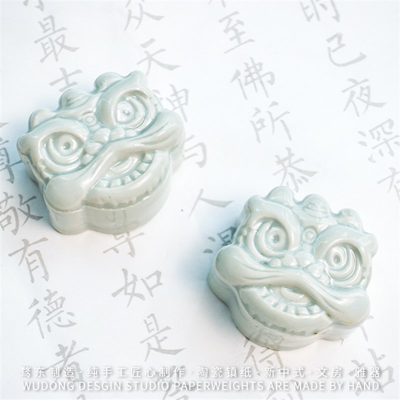 骛东制造醒狮镇纸笔架纯手工手绘陶瓷小摆件文房四宝创意毛笔笔搁