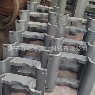 挖掘機(jī)四輪一帶 PC400挖掘機(jī)底盤件加厚護(hù)鏈器 廠家現(xiàn)貨