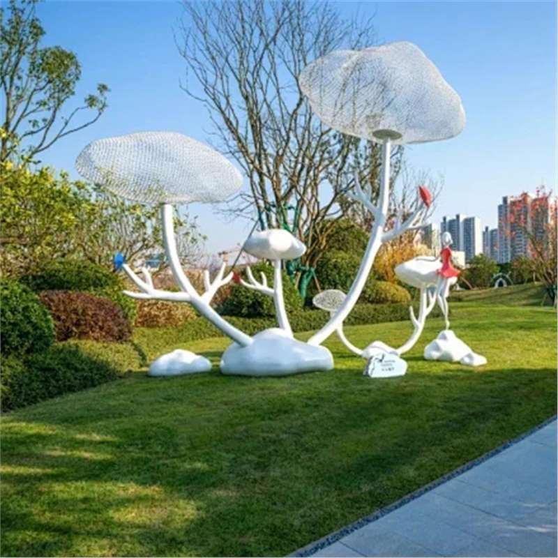 户外不锈钢镂空云朵雕塑售楼部草坪玻璃钢抽象人物园林景观大摆件
