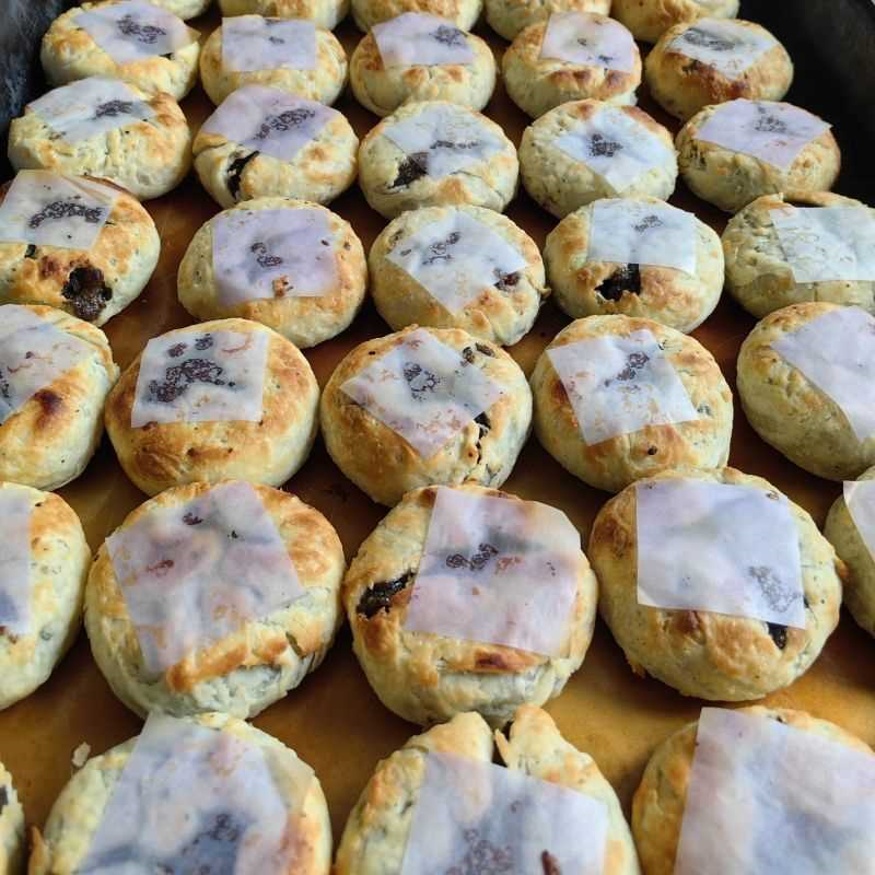 安徽土月饼纯黑芝麻馅正宗酥皮中秋黄山休宁东临溪特产油纸装传统