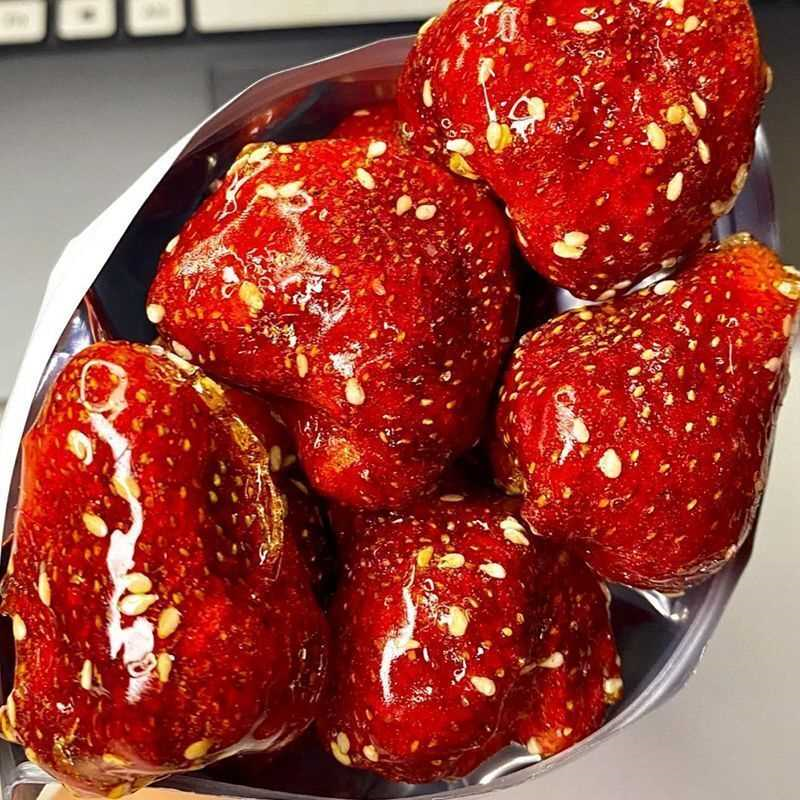 爱了爱了!冰糖草莓脆冻干草莓冰糖葫芦酸甜酥酥脆脆