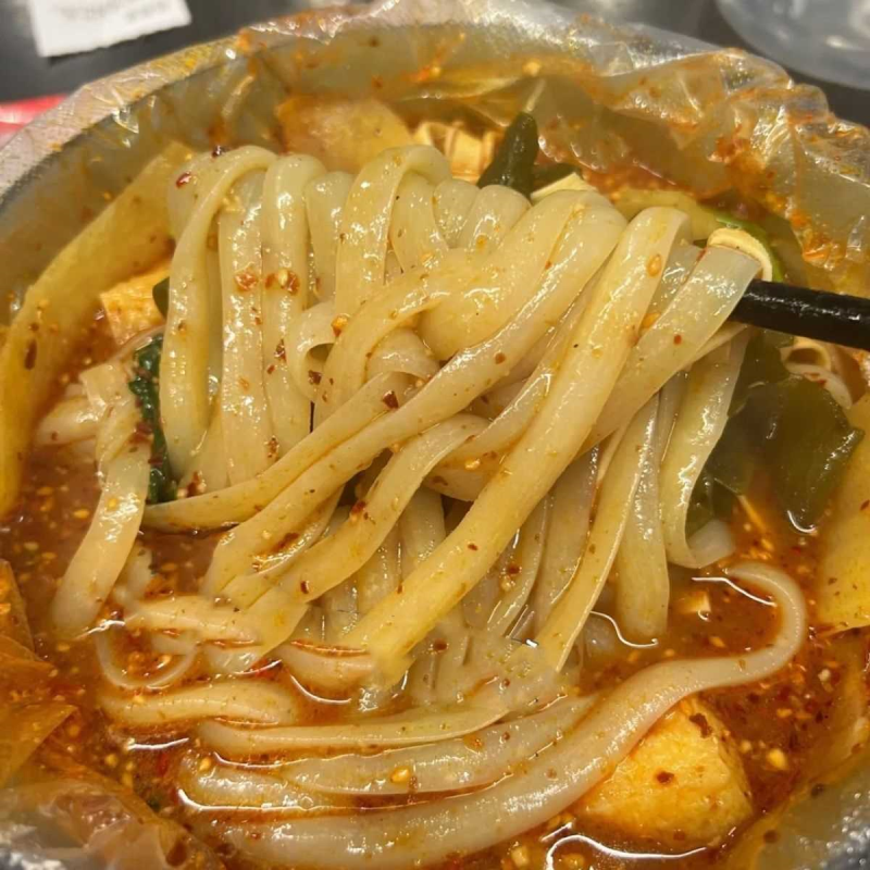 【批发】梅河口东北麻辣烫速食正宗东北老式黏糊牛筋面袋装麻辣面