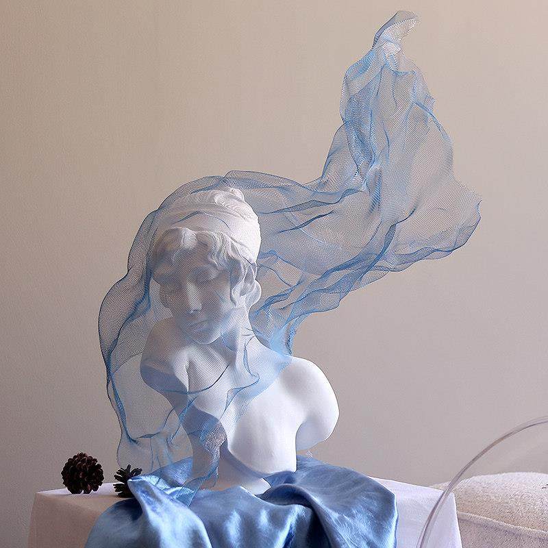 蓝色金属面纱女孩白色雕塑人物雕像客厅艺术摆件高级家居软装饰品