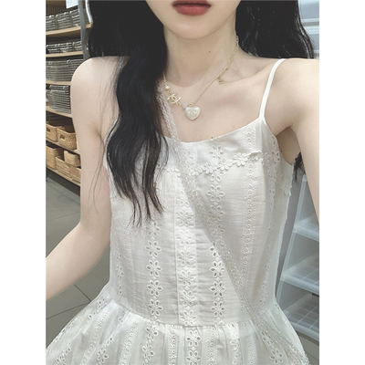 茶歇法式白色刺绣连衣裙女