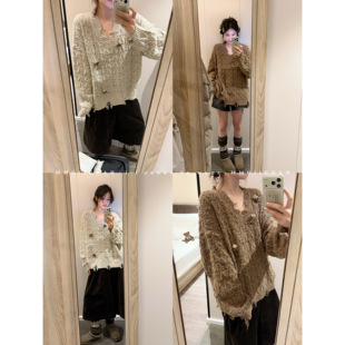 MMUIICHAN 三只小熊 混色纱线可拆卸玩偶别针V领碎边毛衣