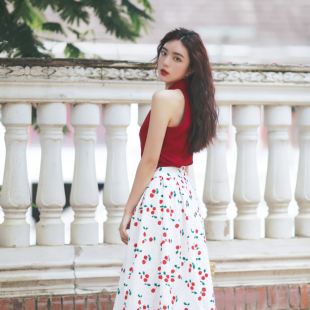 裙夏 高腰显瘦大摆裙a字半身裙碎花套装 复古港风无袖 上衣红色衬衫