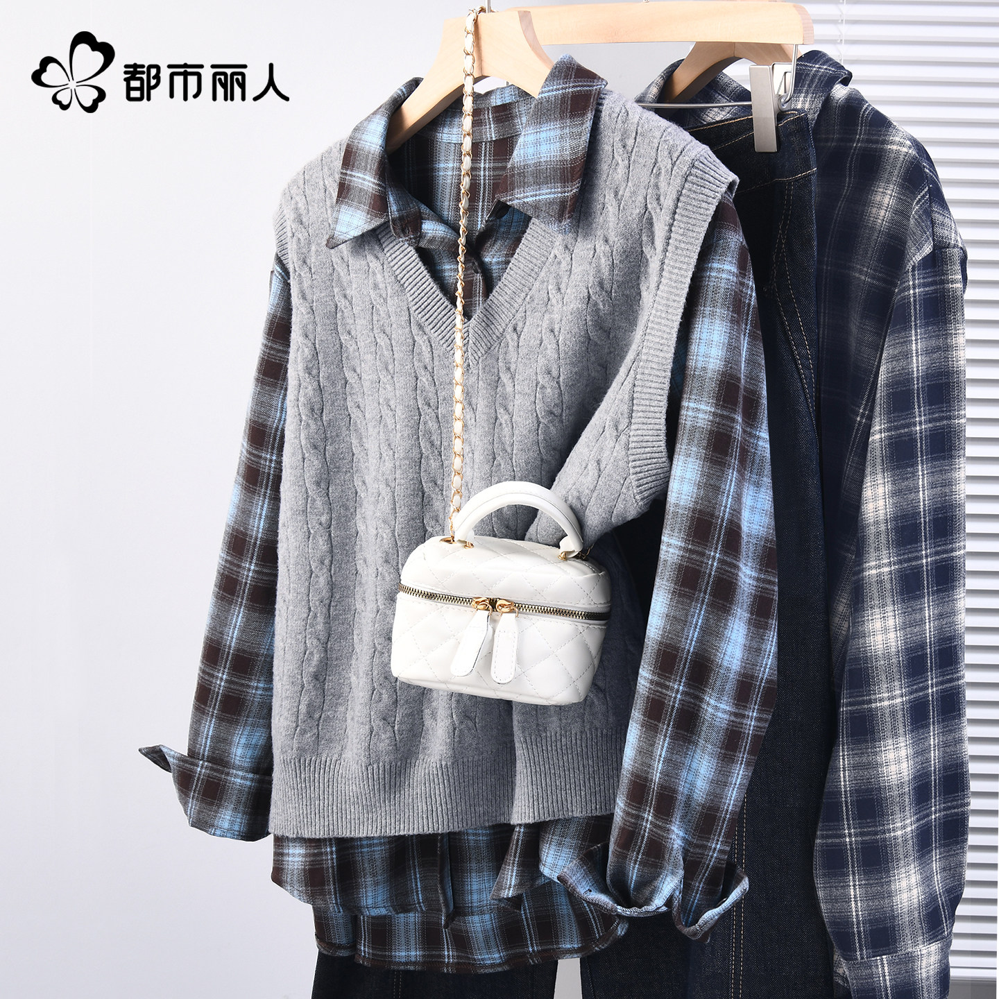 都市丽人灰色毛衣马甲女2026新款春季流行穿搭衬衫叠穿针织上衣Y