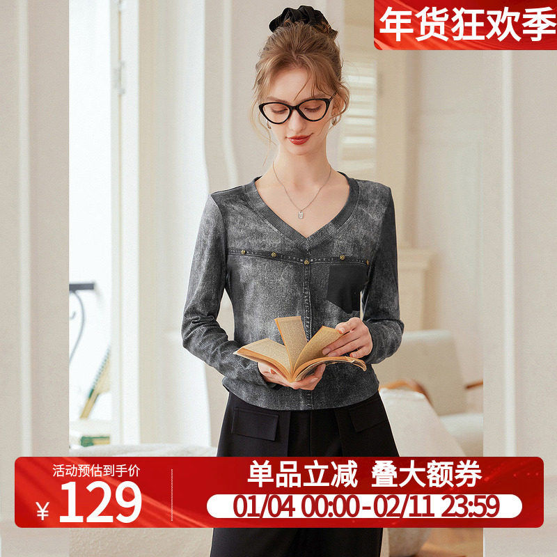 白鹿语牛仔质感印花上衣26春新款复古V领微弹修身铆钉装饰女式T恤,女装/女士精品,T恤,淘宝优惠券,粉丝福利购,淘宝优惠卷