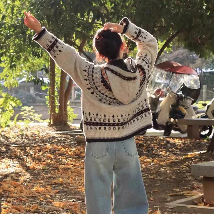 100%纯山羊绒开衫女连帽费尔岛