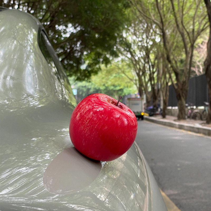 苹果仿真车载摆件车外无痕胶