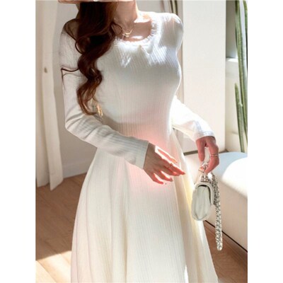 栀子白茶/法式长袖针织连衣裙女2024秋冬新款配大衣内搭白色长裙