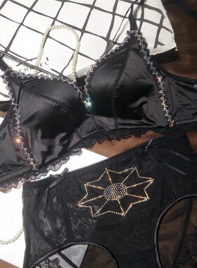 黑色大红带钻 女士亮钻内衣 无钢D圈 加厚小胸款 聚拢杯套装文胸