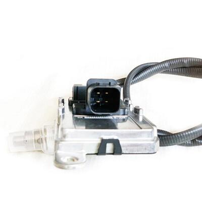 NOX适用BENZ传感器5WK97348A方四针黑色接插件24V氮氧传感器