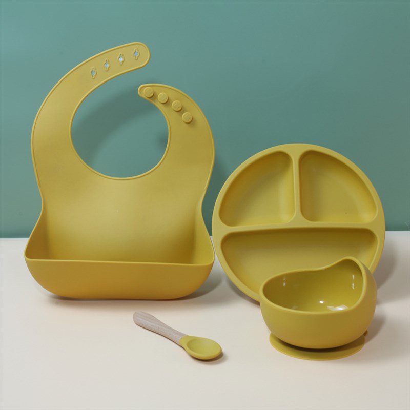 硅胶餐盘宝宝喂养餐具套装婴儿硅胶碗分格餐具儿童吸盘餐盘餐碗勺