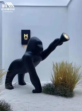 玻璃钢猩猩落地灯北欧动物雕塑摆件灯具卧室床头金刚大型装饰台灯