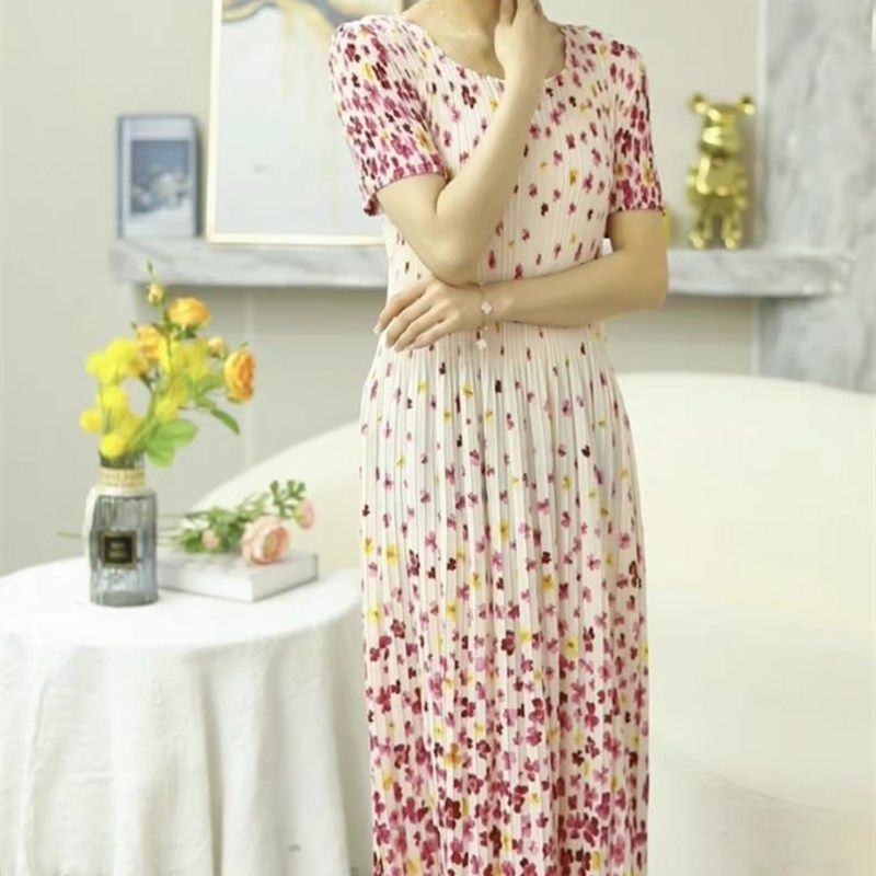 妈妈夏装短袖雪纺弹力褶皱连衣裙中老年女装遮肚显瘦宽松大码裙子