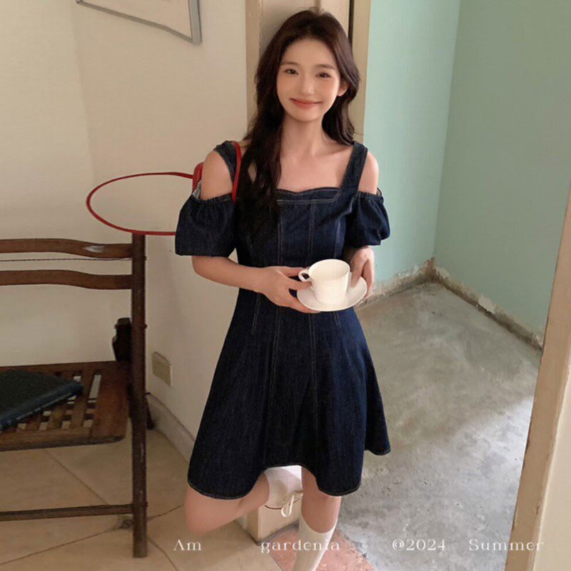 韩国东大门牛仔背带裙女夏季薄款收腰荷叶边一字领露肩吊带连衣裙