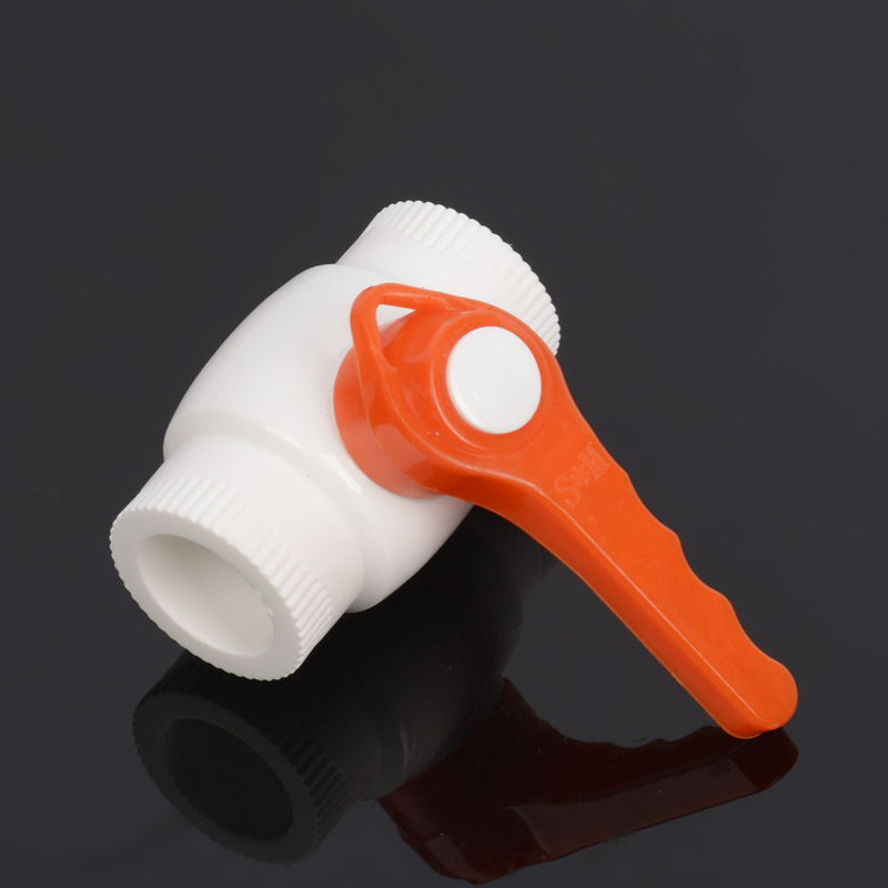 热销PPP塑芯球阀门20 25 32 40 50 63 75PPR钢芯球阀PPR水管管件