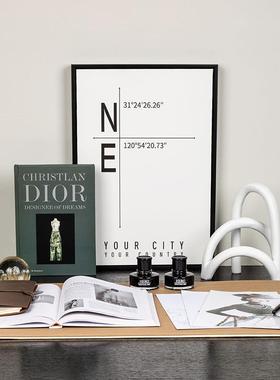 样板间书房书桌摆件组合软装设计师主题服装手绘钢笔素描套装饰品