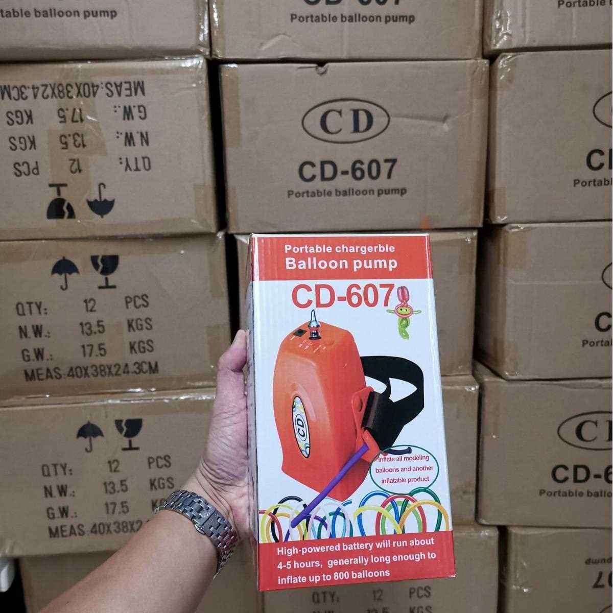 直销新款CD607便携式长条气球电动充气泵 蓄电小型单孔气球泵充气