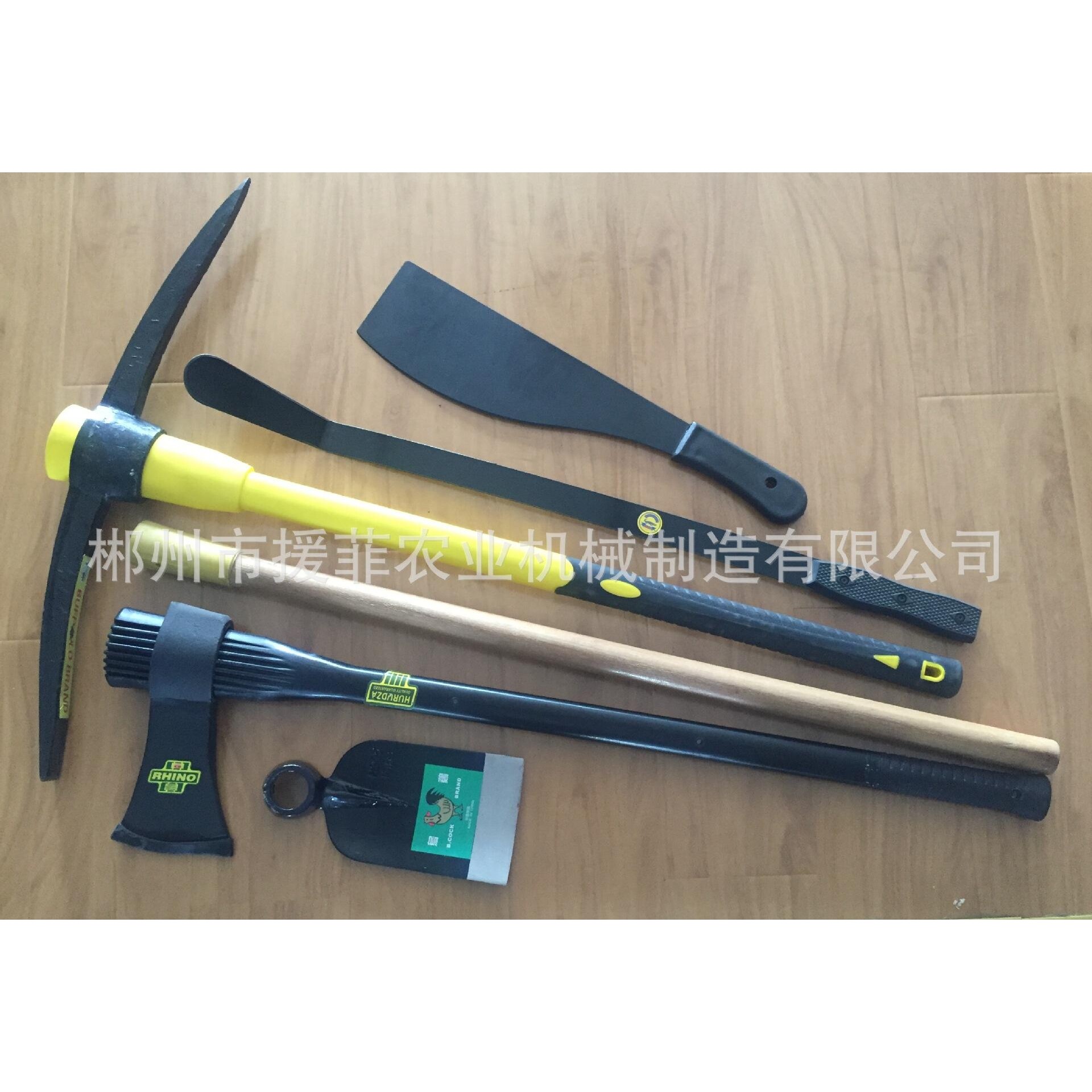 出口非洲北美绿色铁铲 焊接铁锹 锄头高质量淬火 S503TD 1.6KG