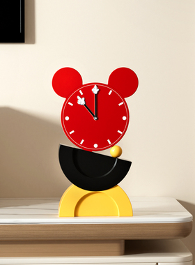 玄关床头柜酒柜钟表摆件轻奢极简