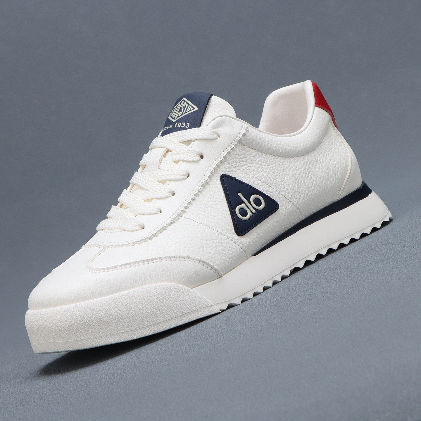 梵狮奴阿甘鞋男2025新款秋季时尚男鞋低帮轻便透气休闲真皮小白鞋