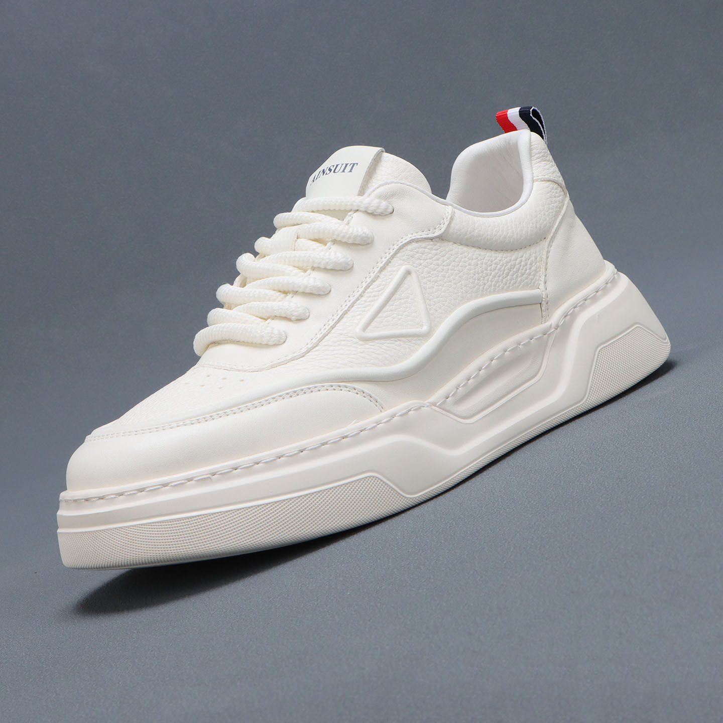 梵狮奴小白鞋男款2025新款高级感百搭真皮休闲鞋轻便发泡底板鞋男