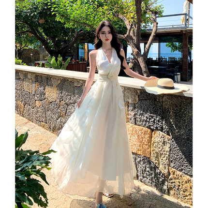法式挂脖白色连衣裙女夏季海边旅游度假仙女裙子薄纱修身气质长裙