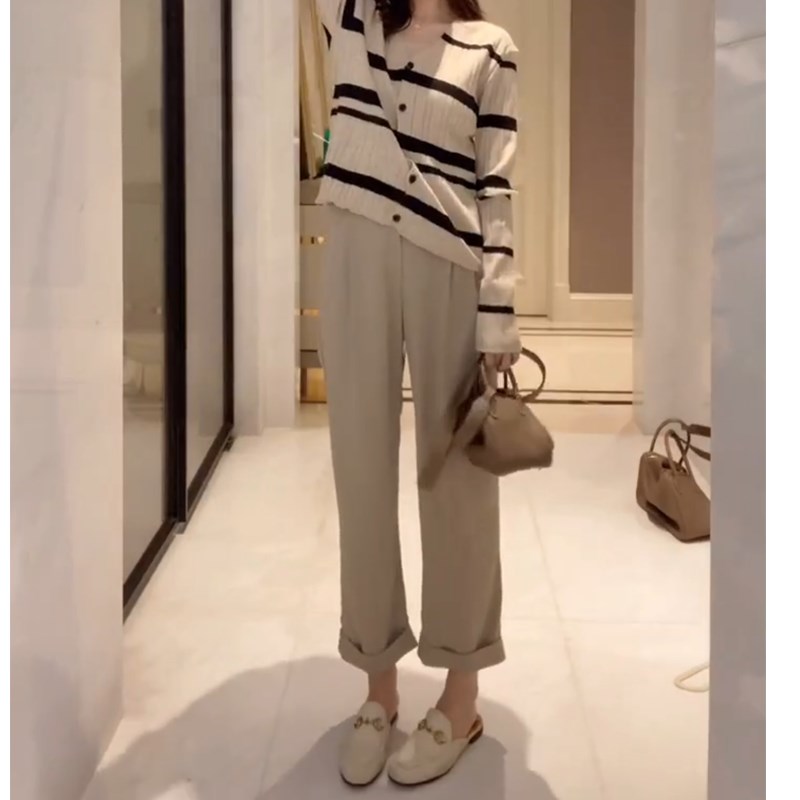 大码女装卡其色直筒西装裤胖妹妹mm梨形身材宽松显瘦休闲九分裤子