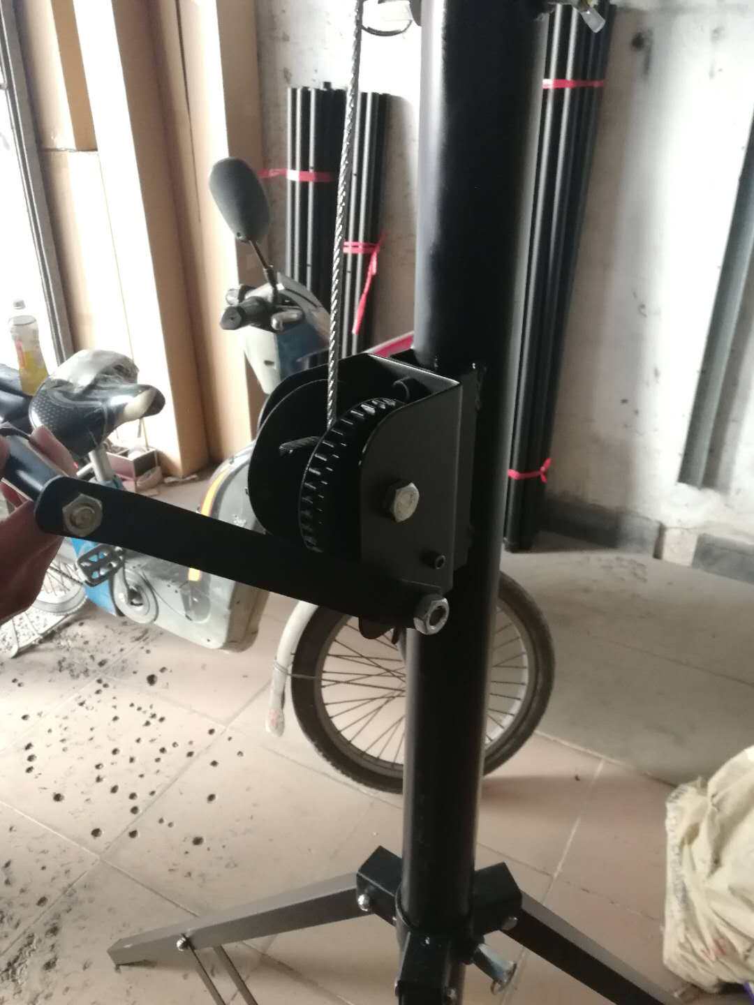 帕灯4/6/8/16灯位手摇3米4米升降加厚三角婚庆支架流动舞台灯光架