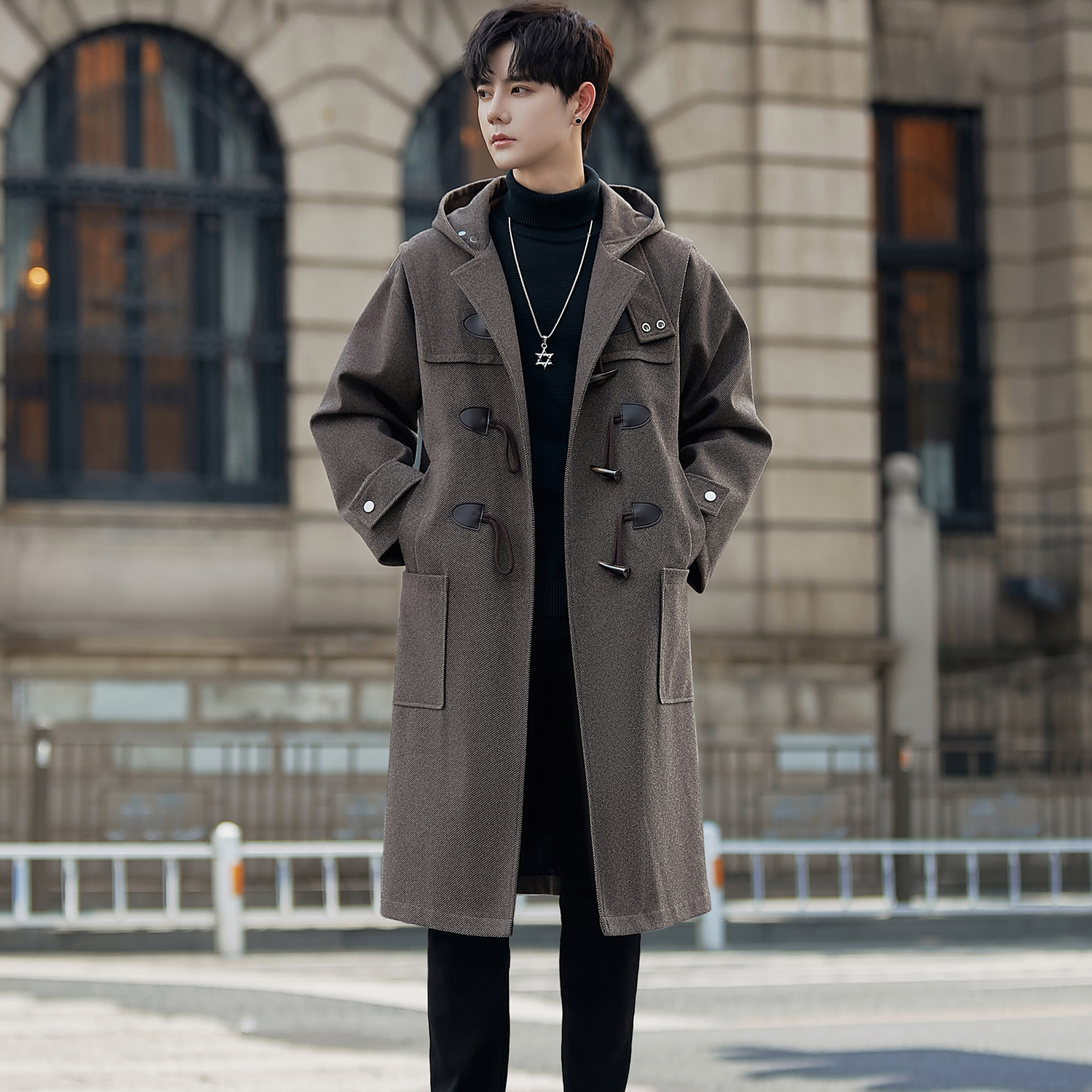 长款聚酯纤维秋冬牛角扣毛呢大衣