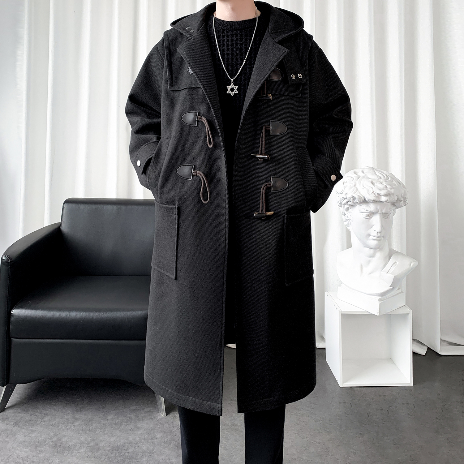 浩特莱斯轻奢中长加厚牛角扣风衣