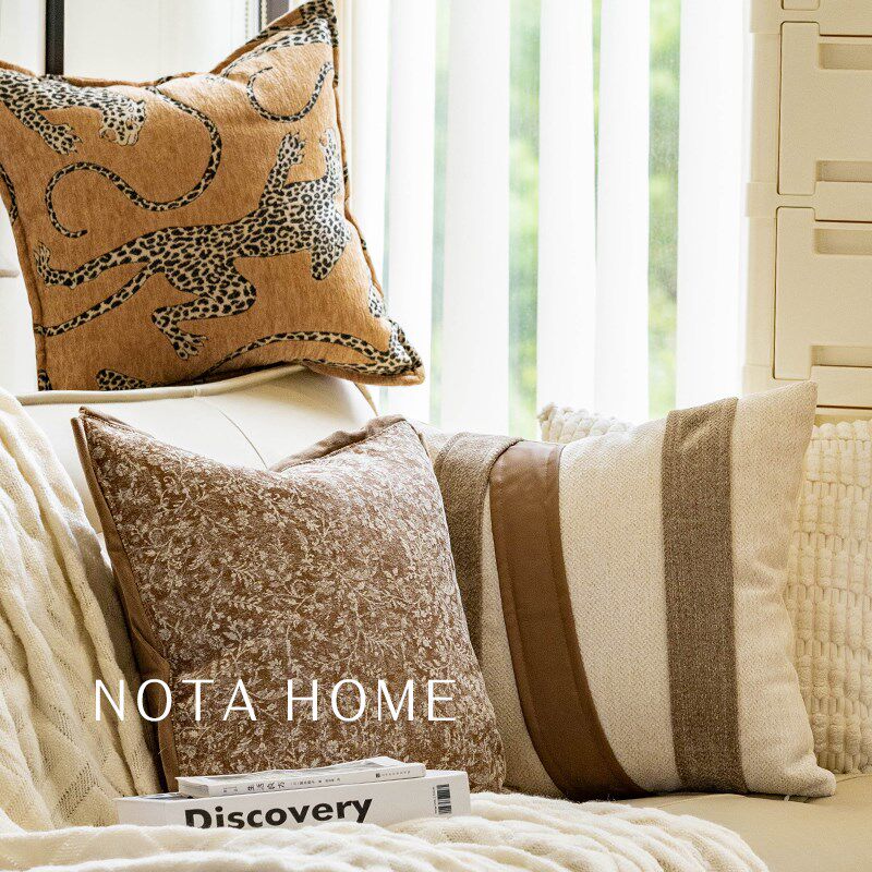 中古风抱枕棕色猎豹靠枕床头方枕飘窗靠垫客厅沙发柔软抱枕套含芯