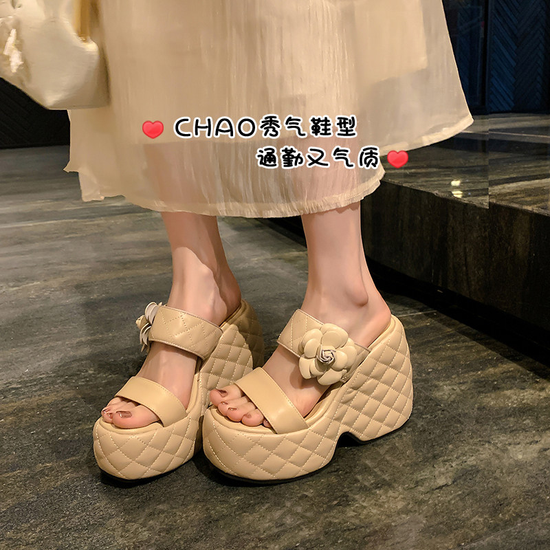 2024夏季新款一字带厚底坡跟凉拖鞋女士时M装鞋时尚外穿花朵高跟