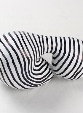 代极简轻奢间高档抽象艺术摆件装玄关电视现柜73275客厅家居样板