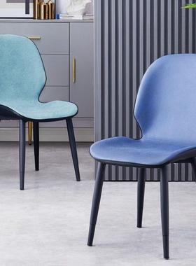 用轻奢代皮革餐椅家现简约靠餐桌椅子背凳软包欧91818式酒店椅