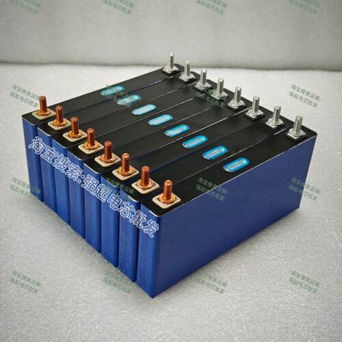高倍率8.4安强启电芯三元锂电池组货车工程车应急启动电源12V24V