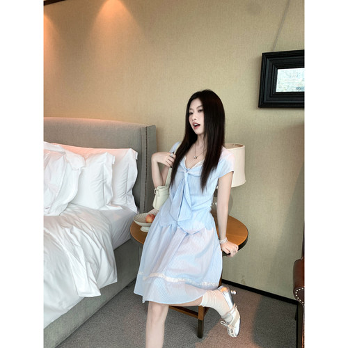 Joeyoo新款设计感蝴蝶结系带蓝色条纹衬衫半身裙套装女夏两件套潮