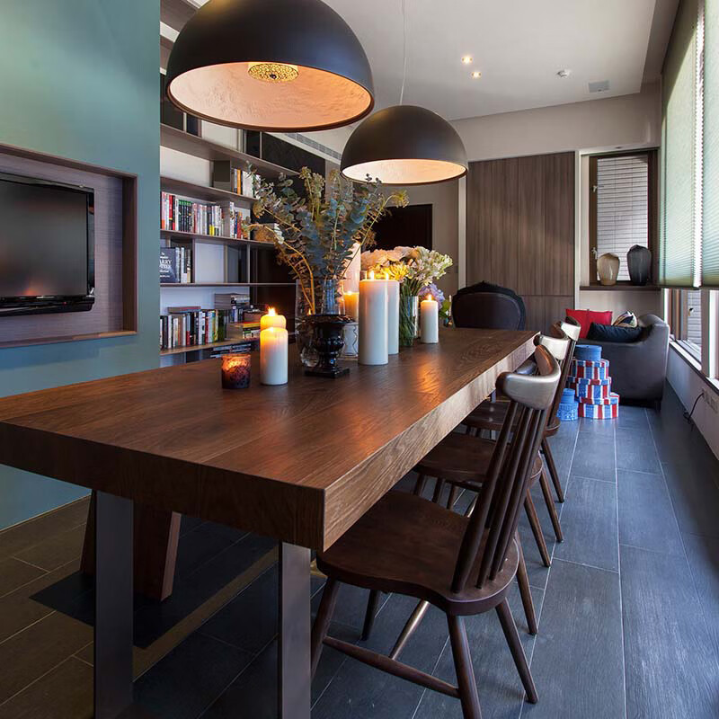 北欧实木餐桌椅组合轻奢简约复古饭店咖啡厅小户型家用长方桌子