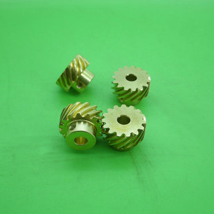 交错轴平行轴0.8模45度螺旋铜斜齿轮可定左右旋向13齿15齿90度