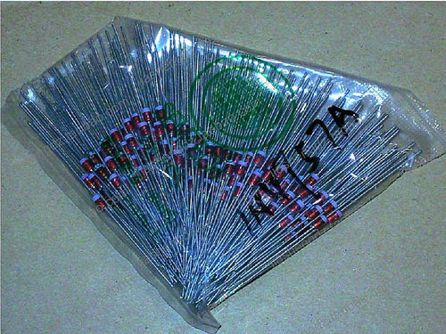 直插1W稳压管 二极管 1N4748 22V IN4748 DO-41