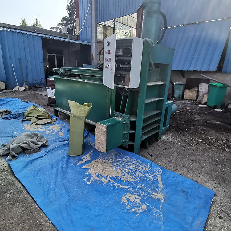 青储液压打包装袋机 青储玉米秸秆打包机 养殖场蒜皮液压打包机
