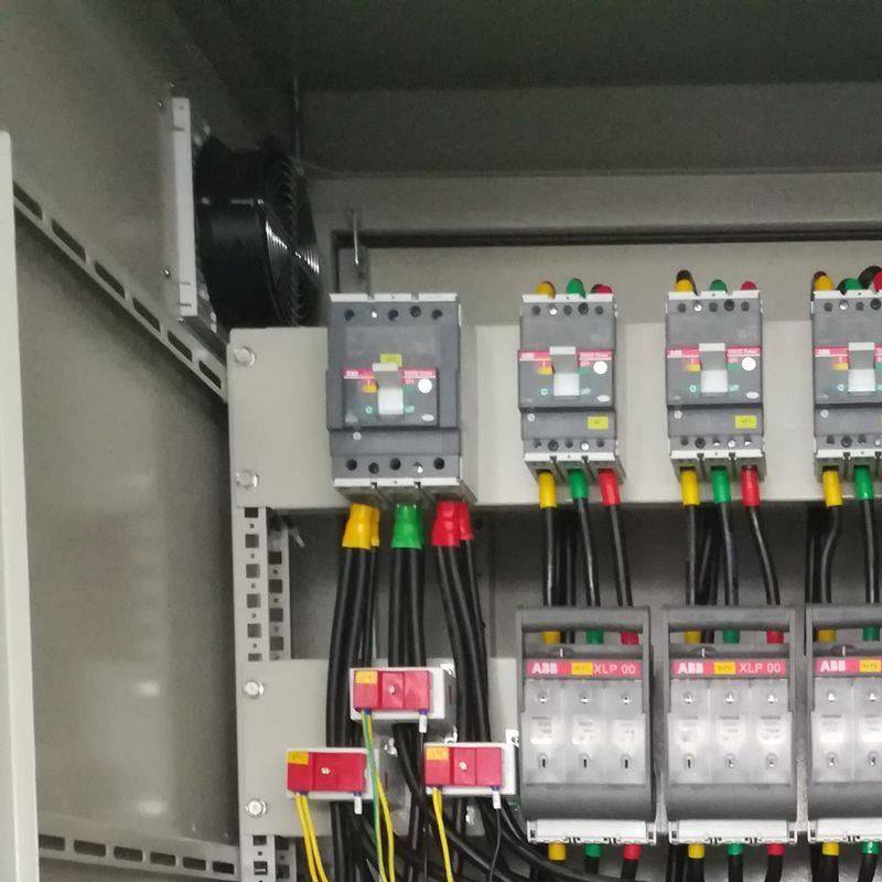 ABB塑壳断路器XT2N 160 Ekip Dip LIG R160 W MP 4P;1SDA100029R1