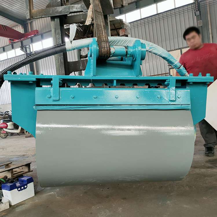 管道建设震动夯履带式压路机建筑沟槽填土机滚筒夯实机斜面夯土器