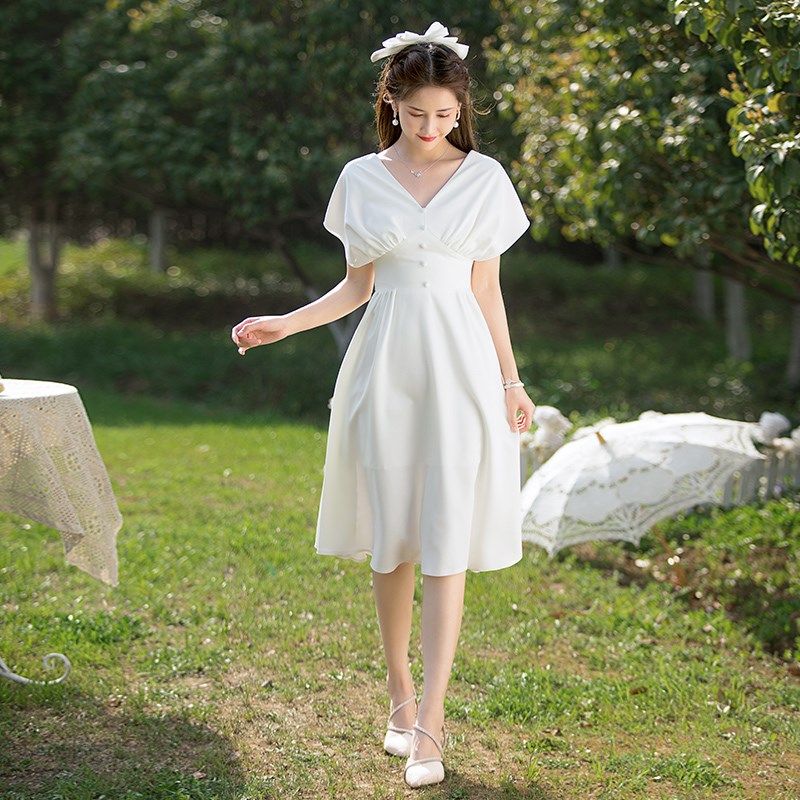 领证登记小白裙大码胖mm订婚微胖显瘦法式缎面轻婚纱礼服连衣裙女