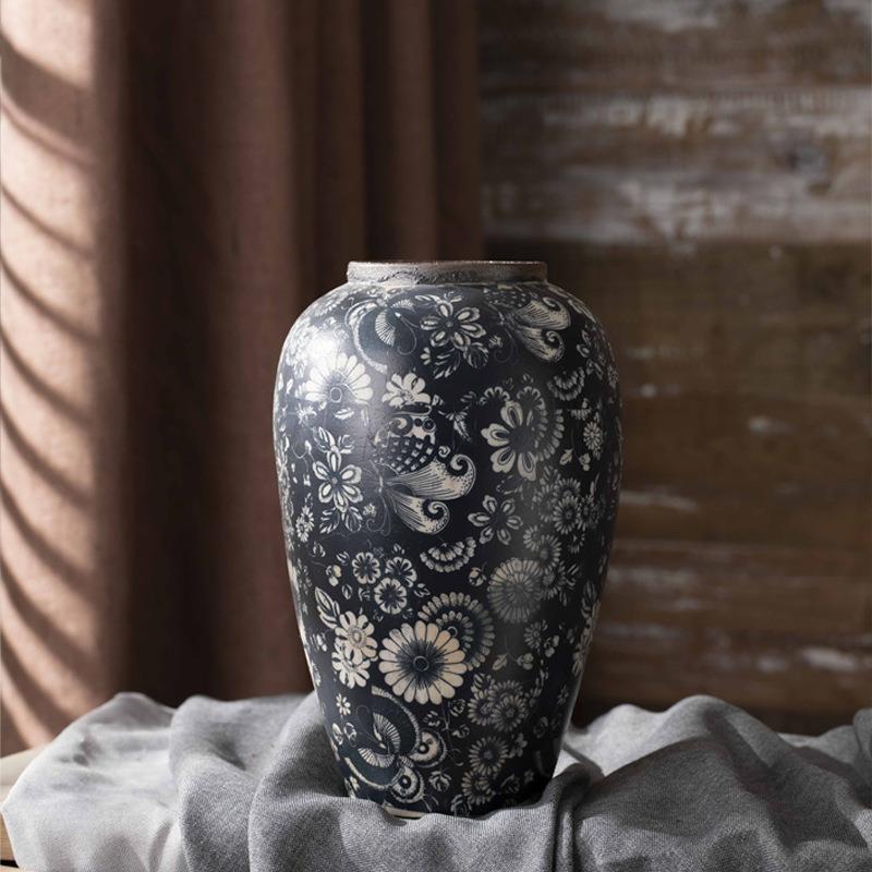 厂家家居装饰品摆件景德镇陶瓷花器现代中式陶瓷花瓶复古青花缠枝