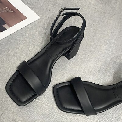 黑色软皮凉鞋女2j024年夏季新款气质纯色一字带时尚方头高跟鞋粗