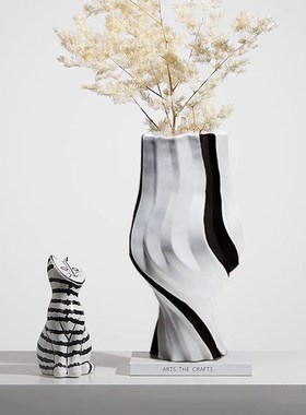 现代简约条纹黑白花瓶客厅v桌面花艺插花装饰样板房间软装摆件饰