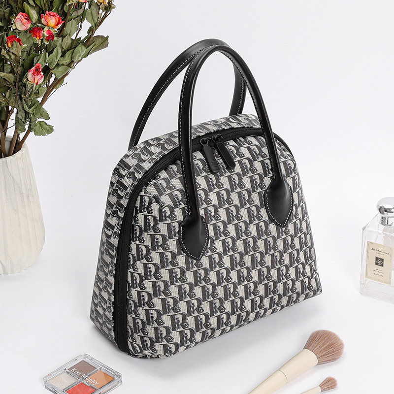 化妆包手b提超大容量2024新款旅行便携式女洗漱化妆刷护肤品收纳